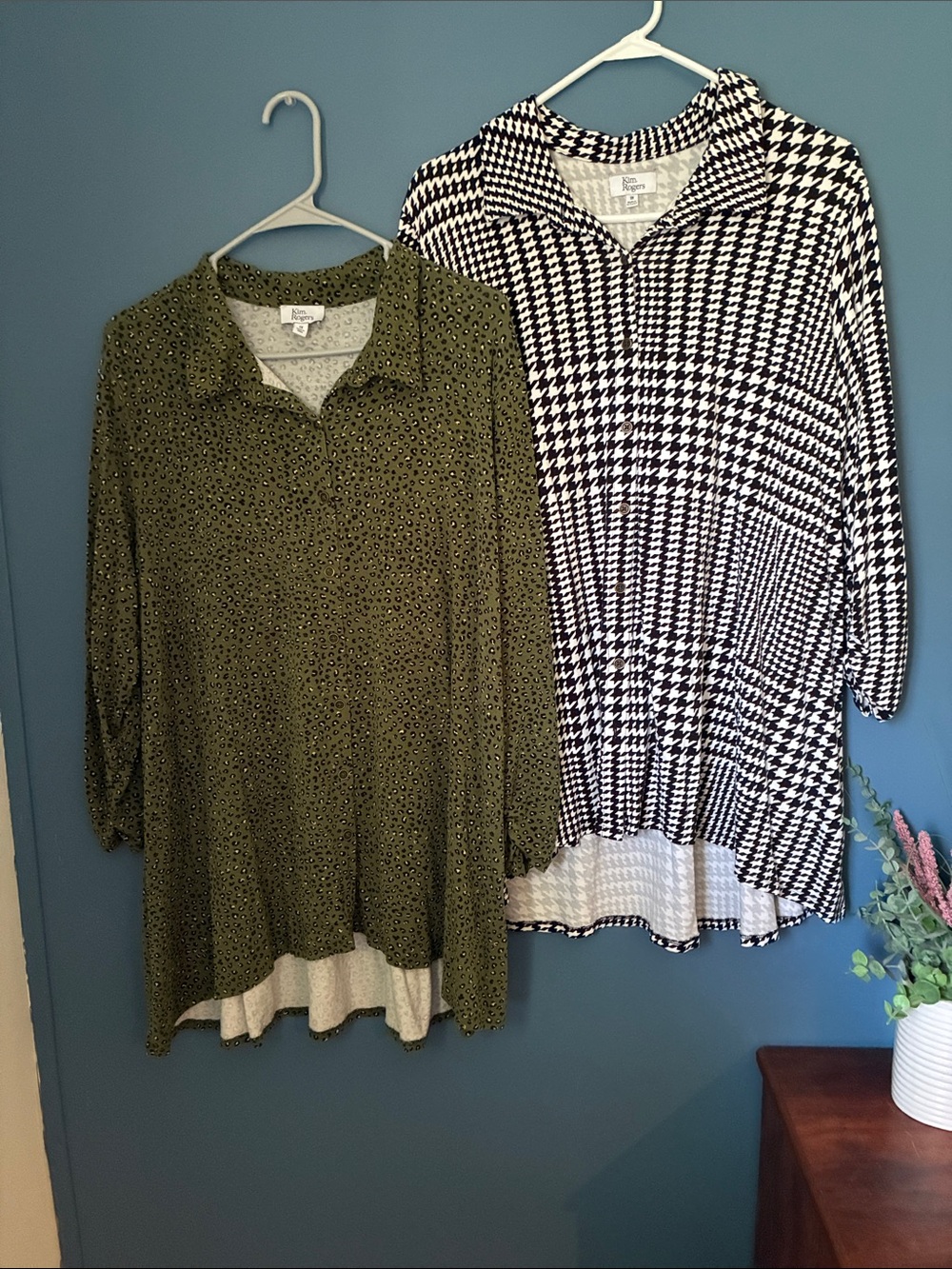 Kim Roger -button up tops